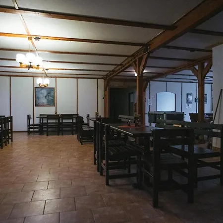 Autokemp Rusalka Lodge *