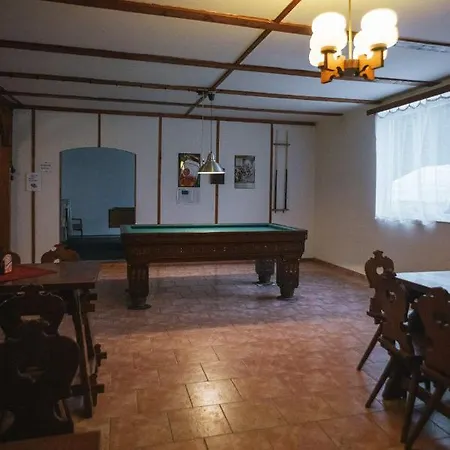 Autokemp Rusalka Lodge *